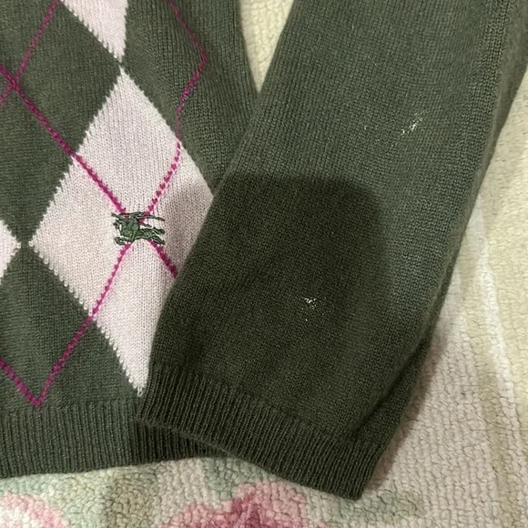 Burberry Argyle v-neck cashmere sweater - small